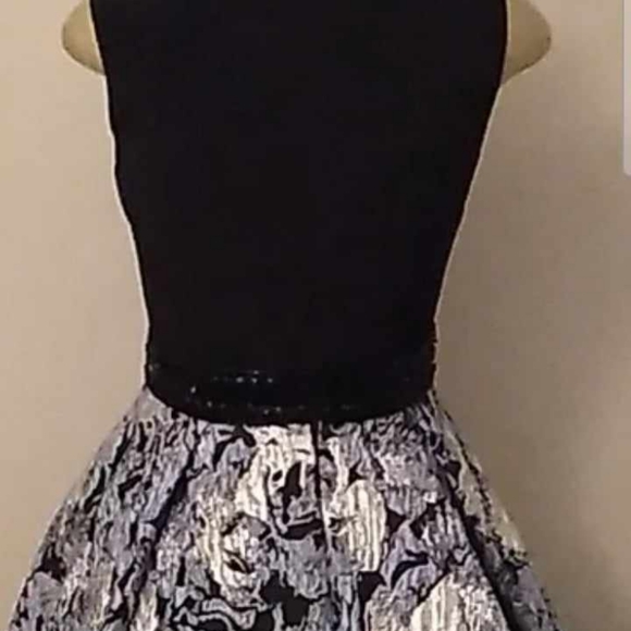 MacDuggal Formal Dress: Size: 4 Color: IceBlue, Black and L Silver Condition:New - Picture 16 of 16